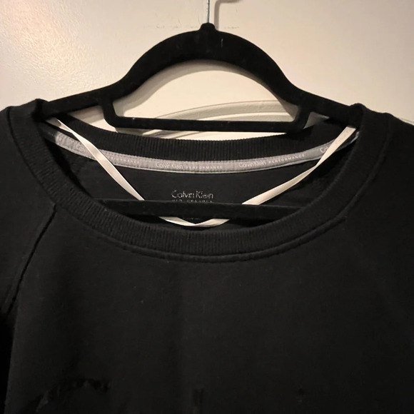 ~Calvin Klein~ Performance Sweatshirt - Large - Picture 5 of 8